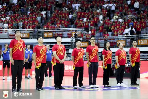 中国男篮“五星座席”活动圆满收官 激昂斗志点燃城市热情
