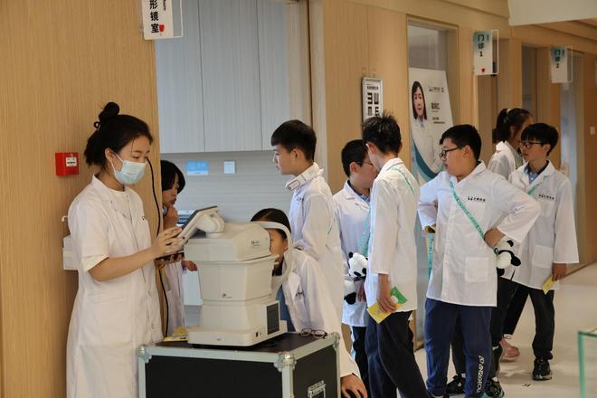太原大眼熊猫眼科医院：4招近视“加速键”！