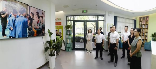 省社科联一行调研荆门市未成年人心理健康指导中心